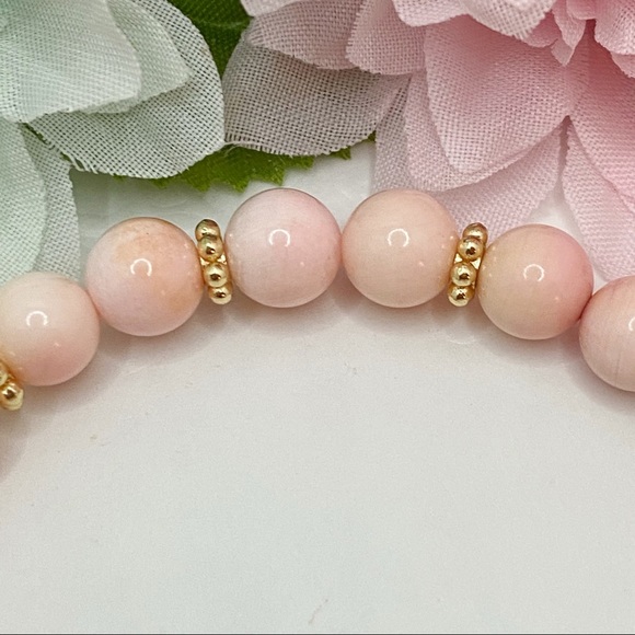 Queen Conch Shell Rose Bracelet - Picture 6 of 10